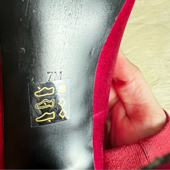 Steve Madden - Red Satin Heels with Rhinestones - Sz. 7 - Picture 7 of 7